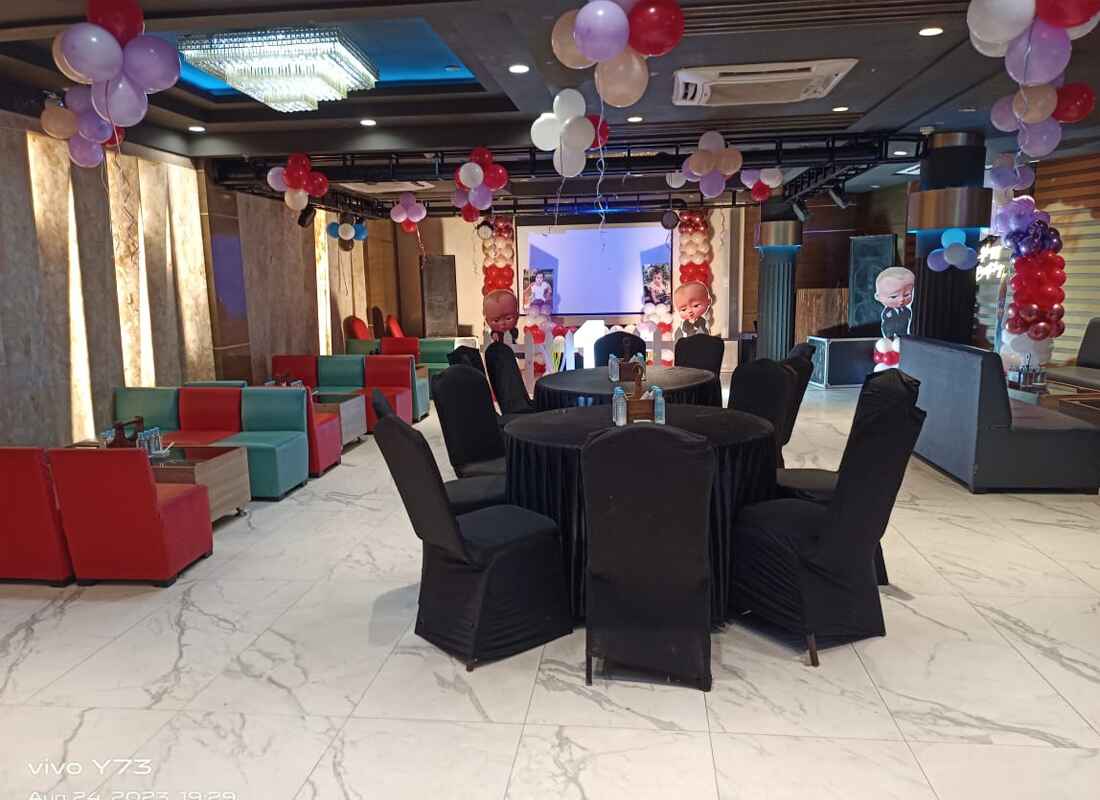B4foods banquet hall setup for special events in Lucknow